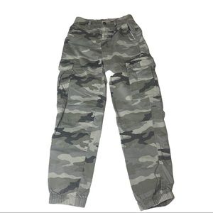 American Eagle Camo Cropped Jogger size 0